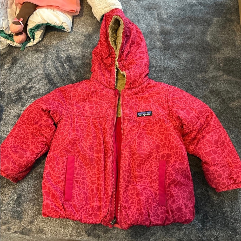 Patagonia reversible hoodie jacket! Size xs (4-5)